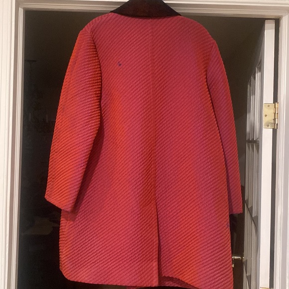 Given by ladies coat - Picture 4 of 4